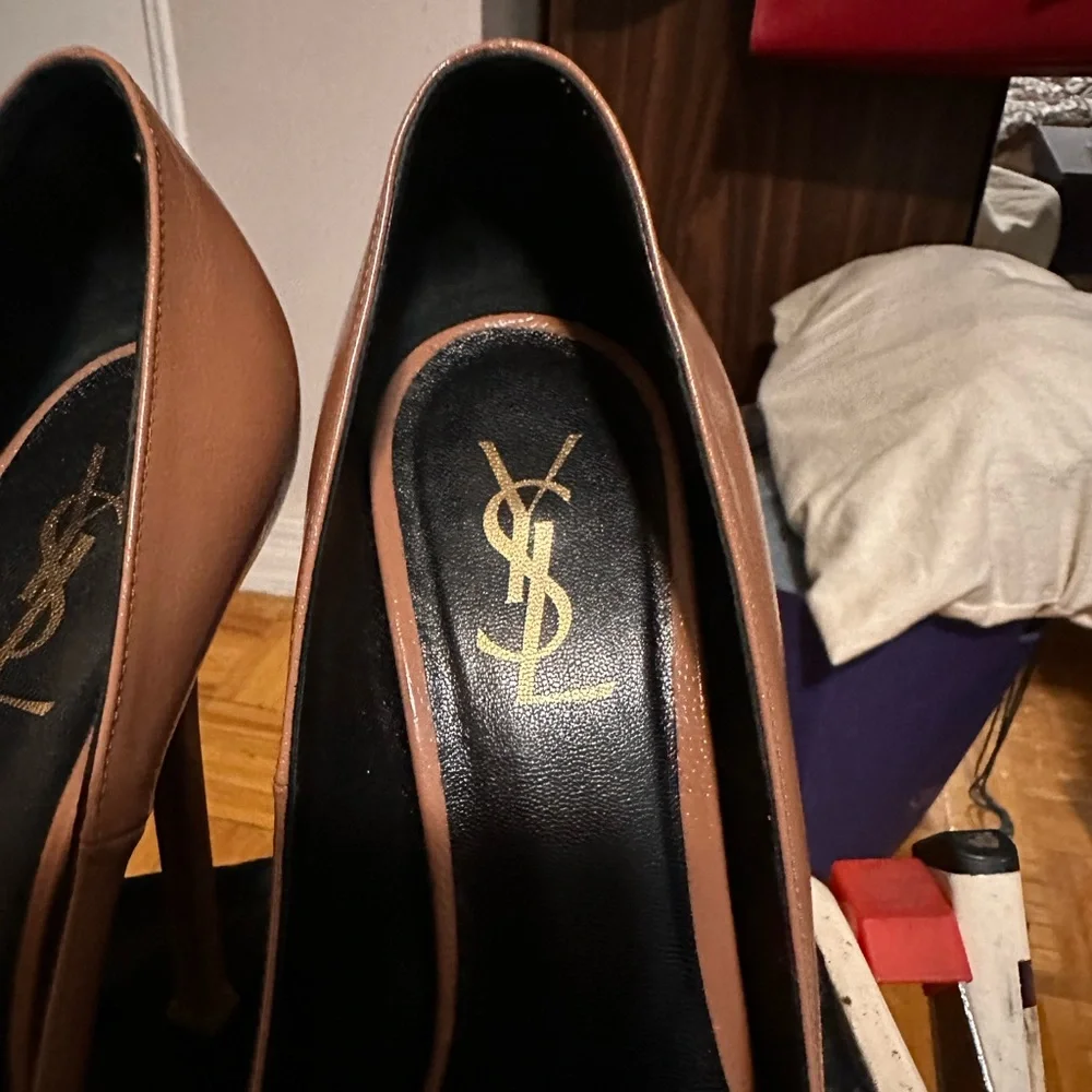 YSL Yves Saint Laurent Nude Tribute Platform Leather Pumps - Picture 8 of 13